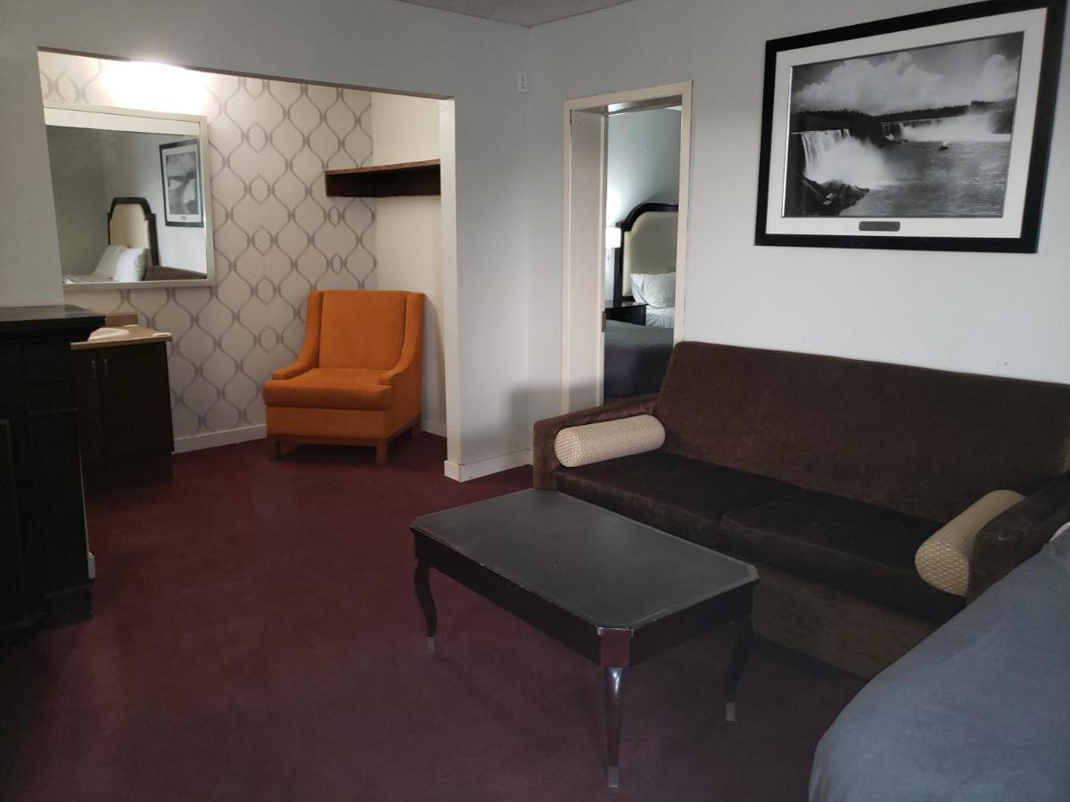 Courtside Motel 2*
