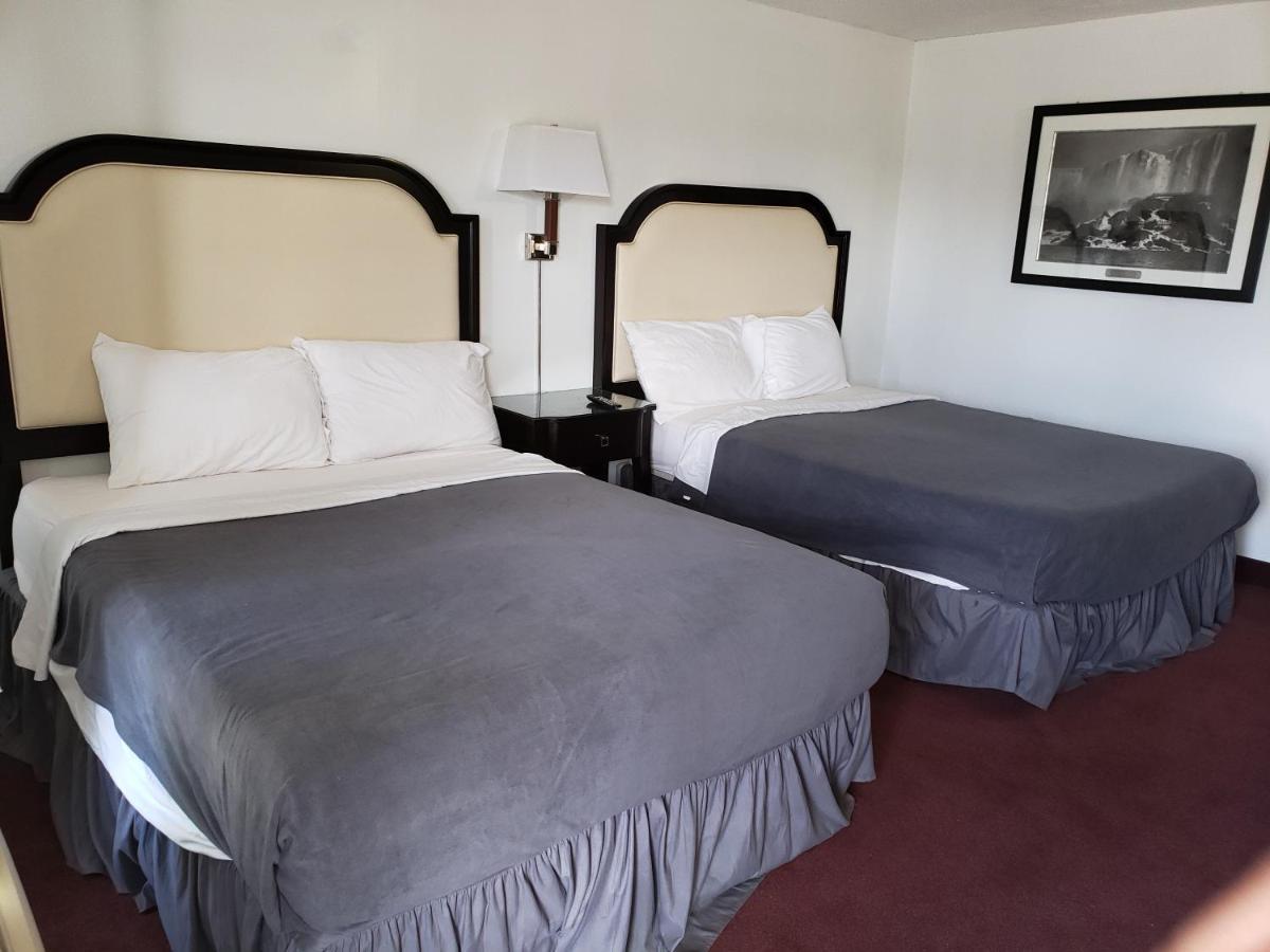 Courtside Motel 2*