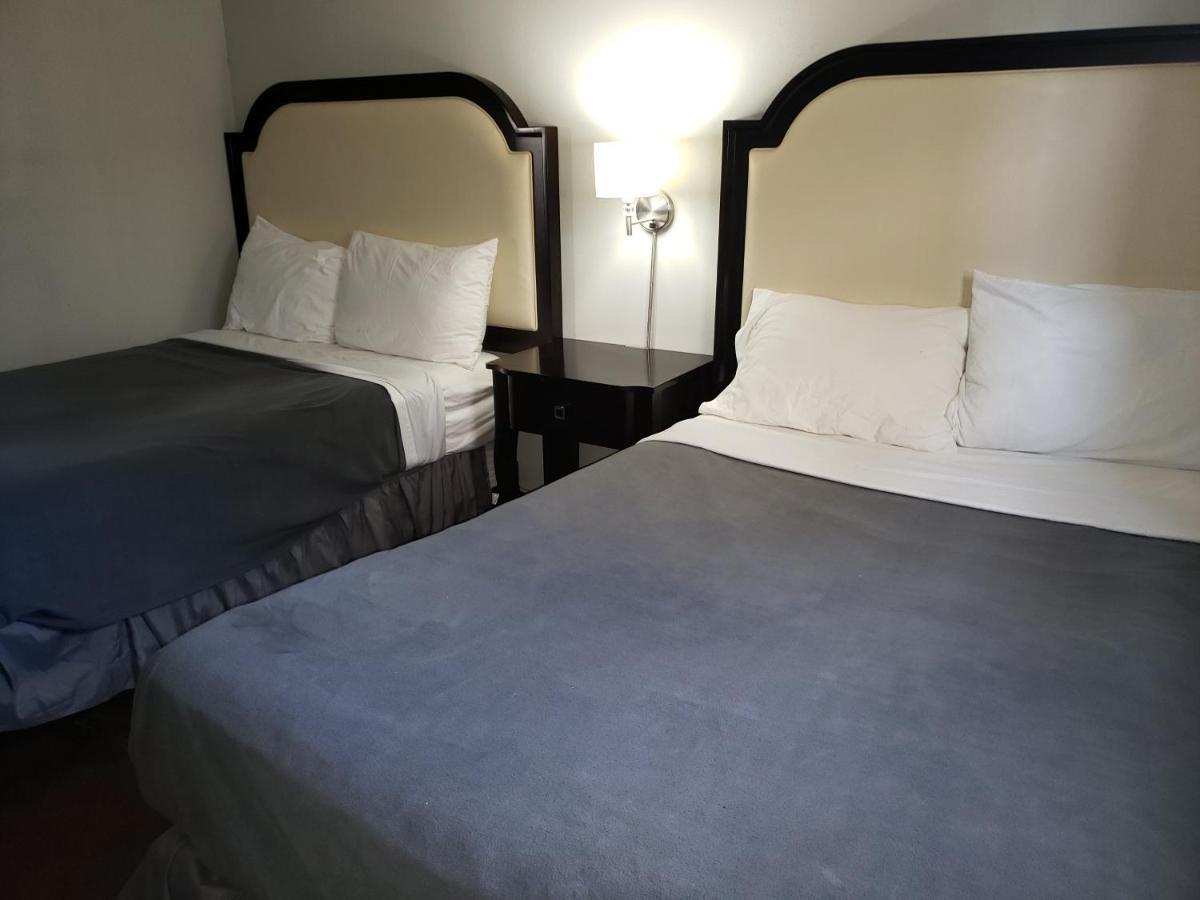 Courtside Motel 2*