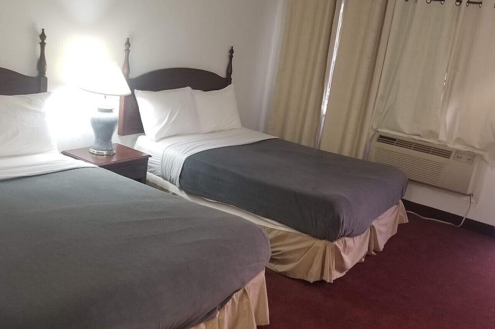 Courtside Motel 2*