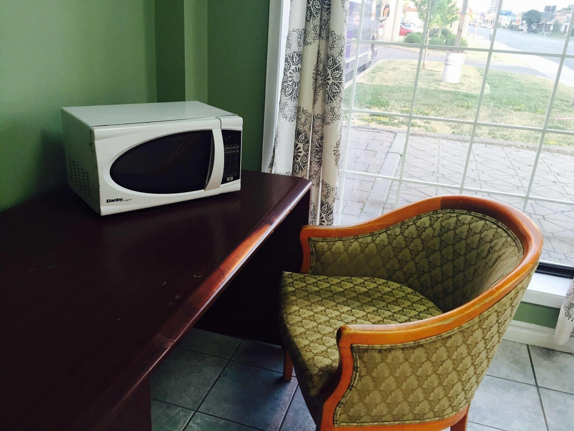 Courtside Motel
