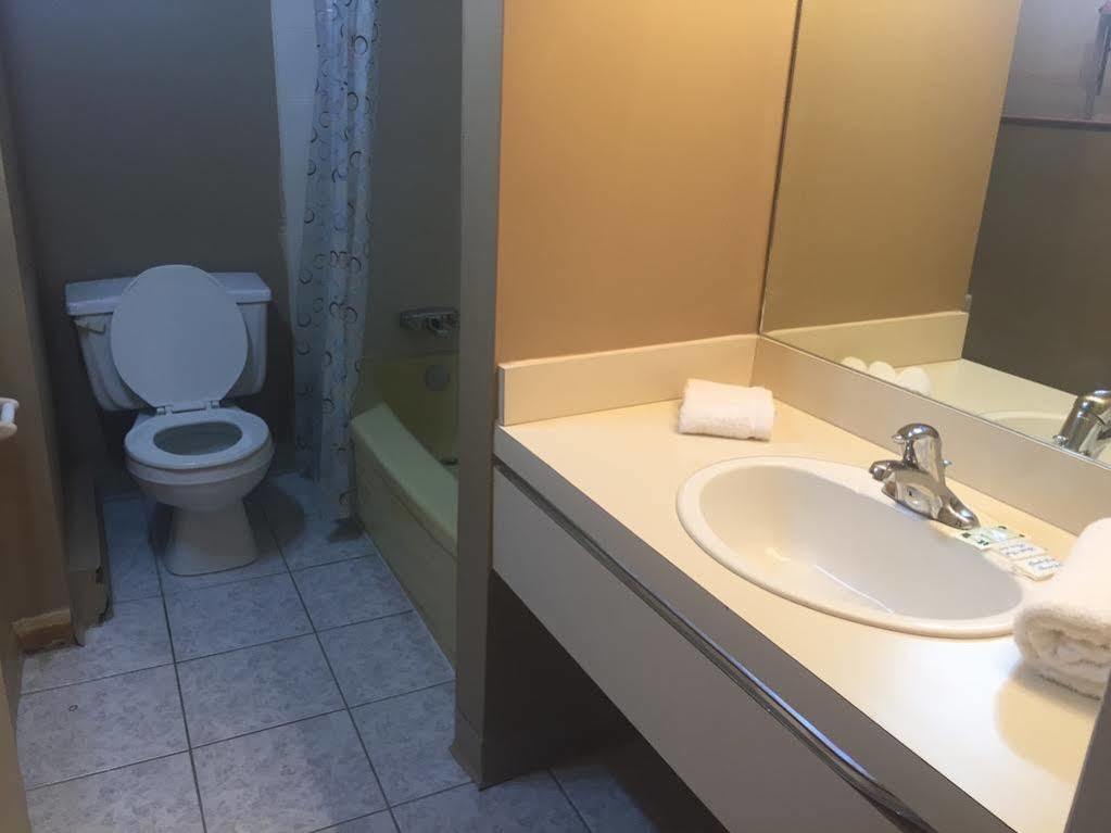 Courtside Motel